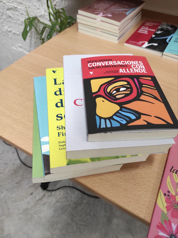 Verso Libros, Manifest Llibres, Traficantes de Sueños y Katakrak presentan una veintena de obras en Barcelona sobre filosofía, economía, feminismo, sexualidad y narrativa